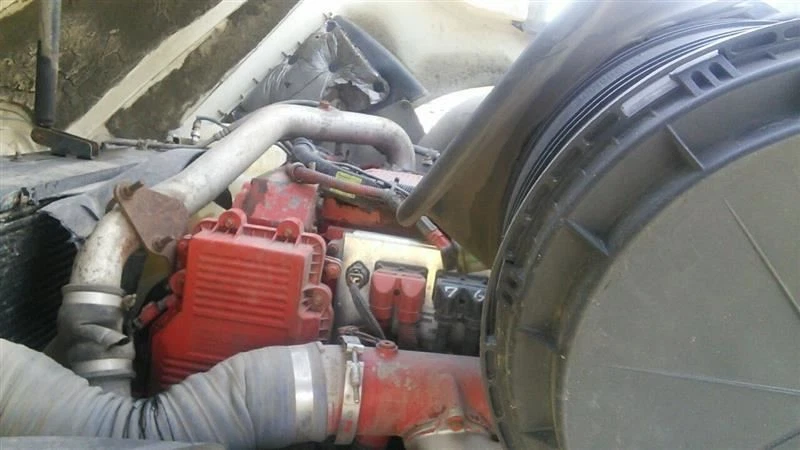 International Prostar Left 125 Gallon Fuel Tank W-Brackets, 26x57   (7230977 - Image 2 of 4