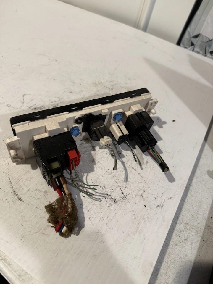 2003-2011 Ford Ranger AC Heater Temperature Climate Control Unit - Image 4 of 4