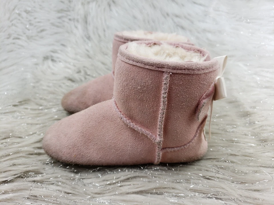 Botas sin cordones UGG de gamuza rosa para niños pequeños talla US 4-5 EUR 20,5 Foto 4 de 4