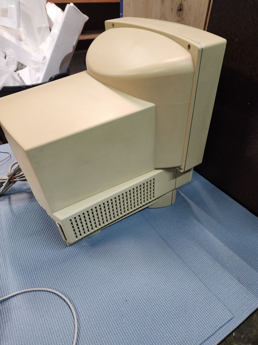 Vintage Apple Macintosh Performa 575 M1640 Computer W Vintage Apple Macintosh Performa 575 M1640 Computer W