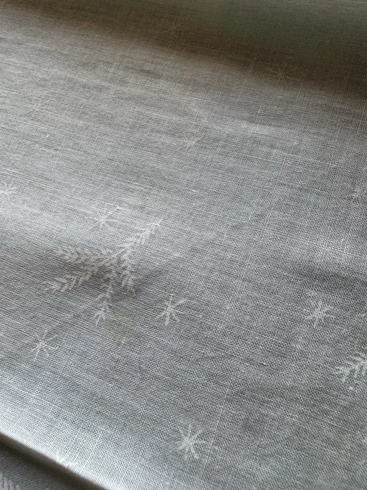 Vintage Christmas Hankie Handkerchief  Poinsettia Ornaments  Scalloped Edge - Image 4 of 4