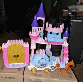 Lego Duplo Cinderella's Castle Set 6154 and 6153 includes 84 of 97 pieces