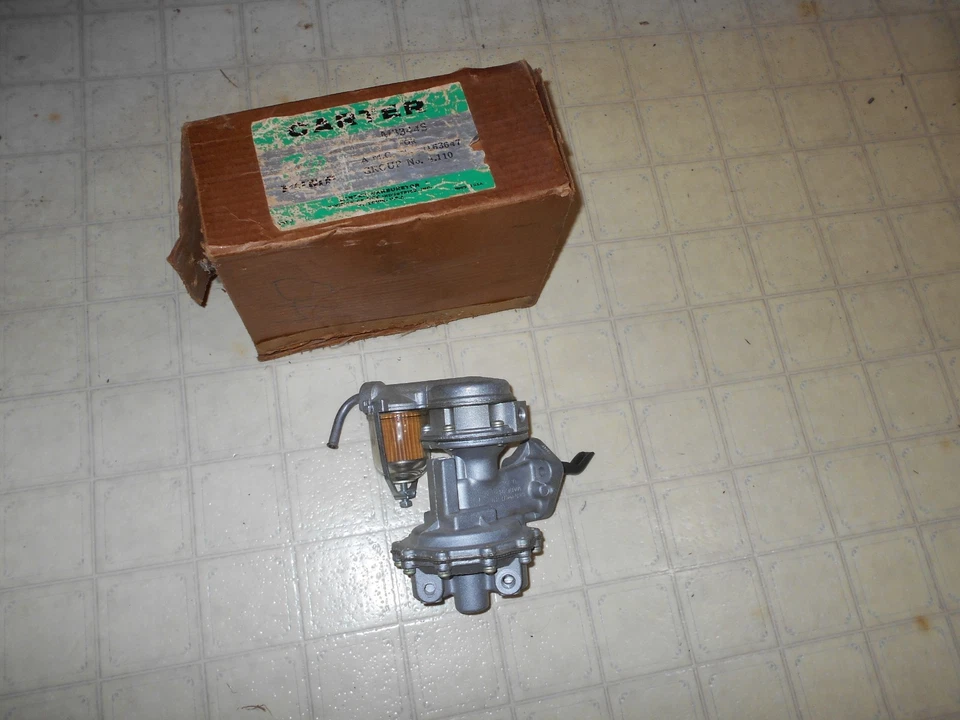 63 NOS 1963 Rambler Classic Ambassador AMC bomba de combustible doble acción Foto 3 de 3