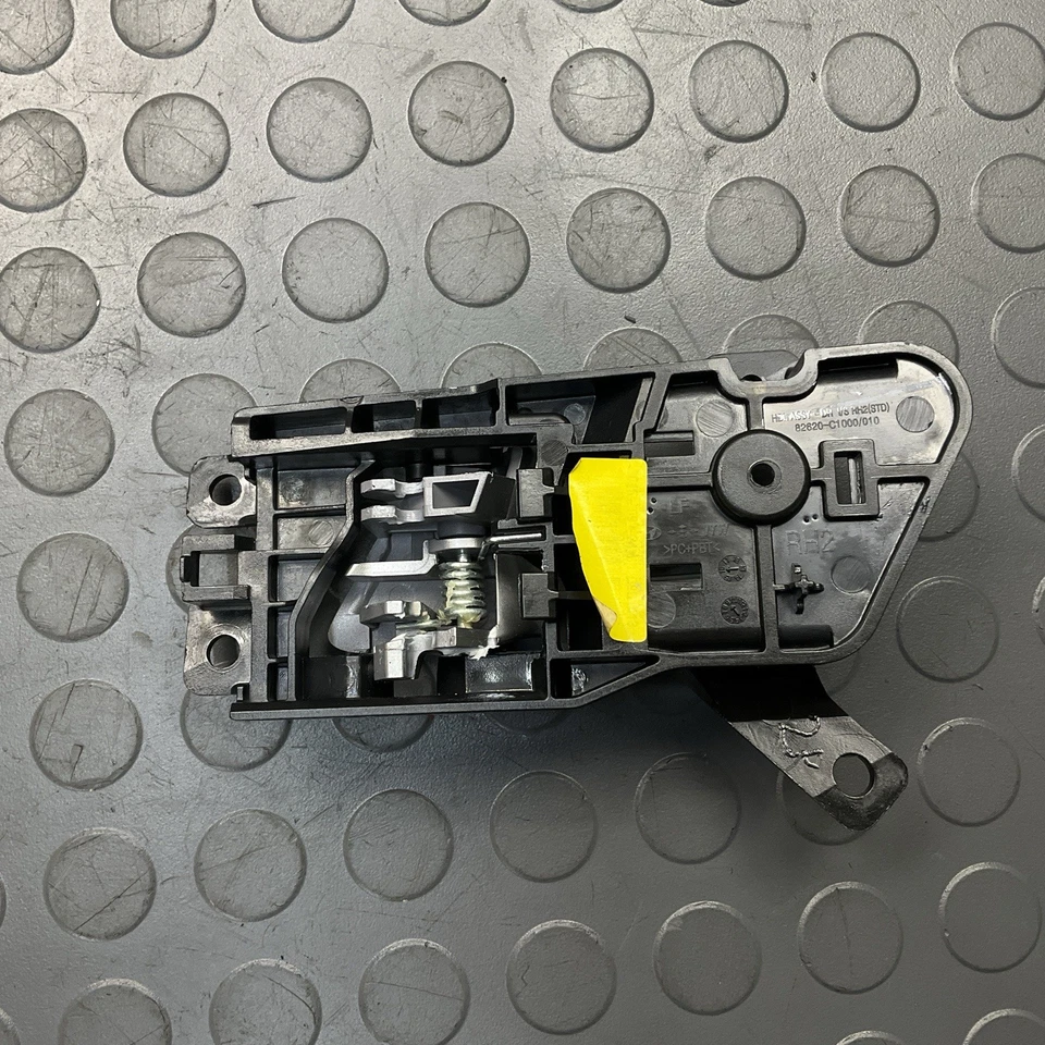 Manija interior de la puerta del lado derecho del pasajero Hyundai Sonata 2015-2017 OEM Foto 2 de 4