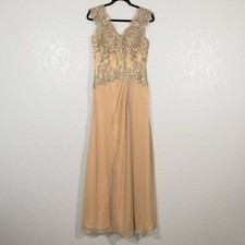 NWT Abby Paris Beige Beaded Scalloped V-Neck Long Evening Gown Size 4W