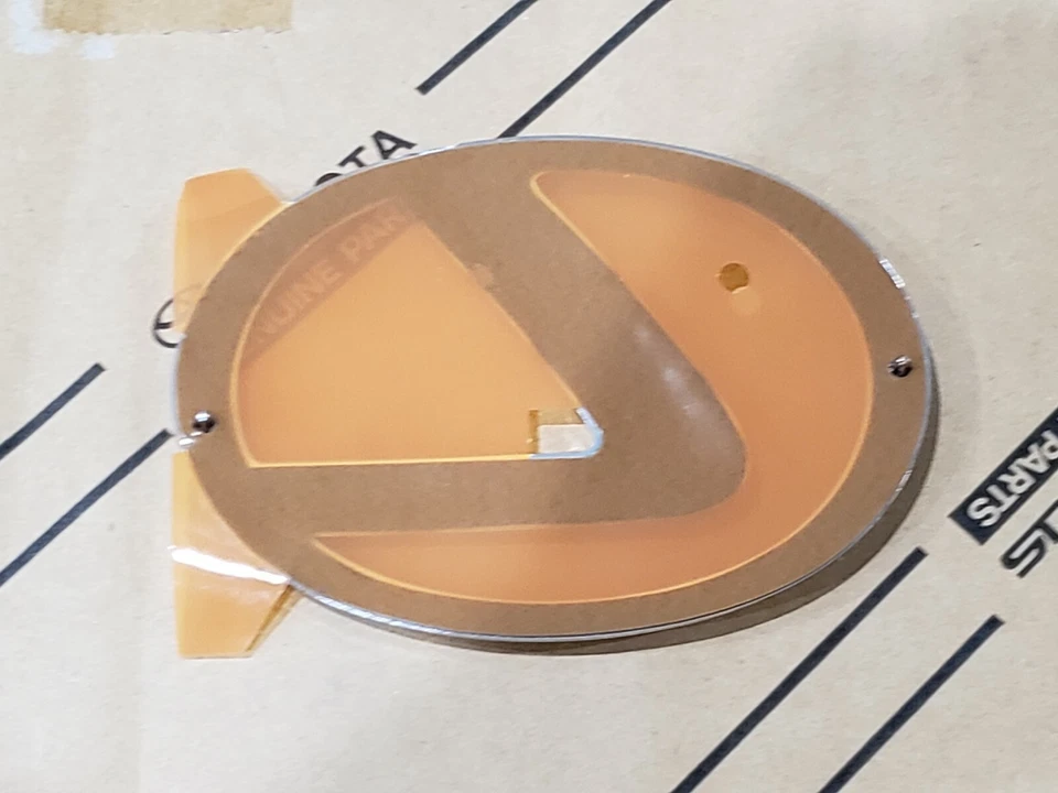 NUEVO EMBLEMA TRASERO CROMADO LEXUS LX570 2008 2009 2010 2011 2012 2013 2014 2015 2016 Foto 2 de 2