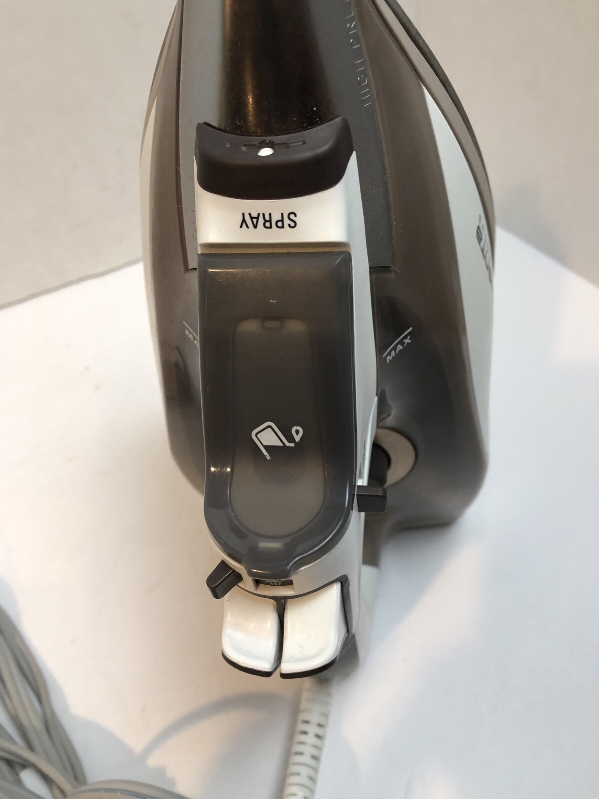 Rowenta Focus Model DW5080 Electrical Iron Used