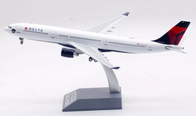 Delta Airlines Airbus A330-300 N802NW 1/200 scale desk model NEW