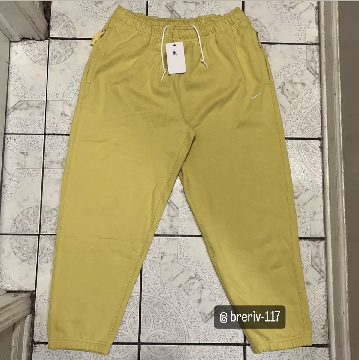 Nike Solo Swoosh Fleece Saturn Gold/Yellow Pants Men's Size L DX1364-700  for sale online | eBay