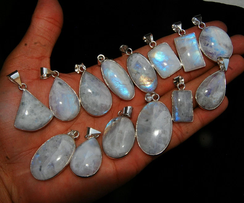 Lote de colgantes deslumbrantes 925 de piedra lunar natural, colgante de preocupación, lote de colgantes étnicos ~ Foto 2 de 2