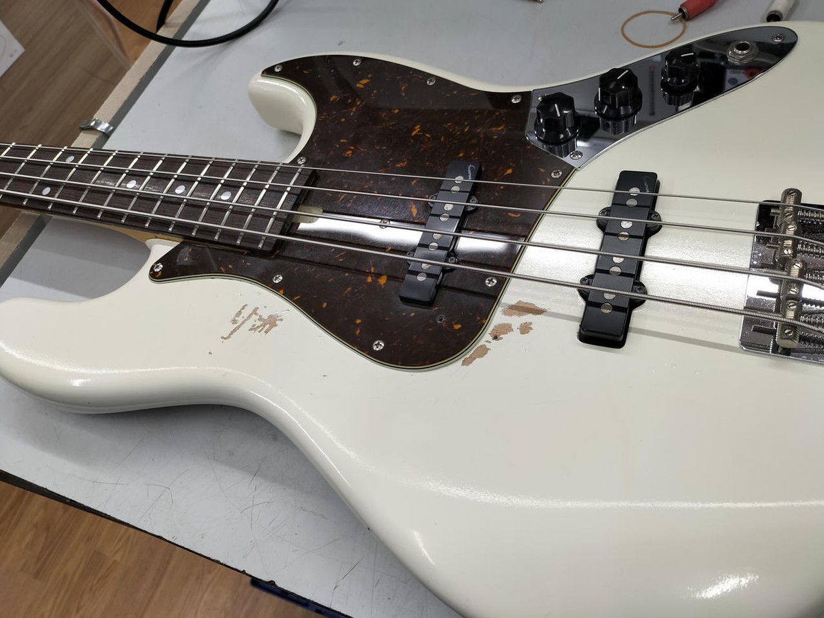 ベース Moon JB Fretless Moon JJ4 Fretless Salmon – Chicago Music Exchange