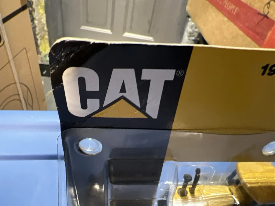 1989 Caterpillar Challenger 65 Farm Show Edition The ERTL Company Toy - Image 2 of 4