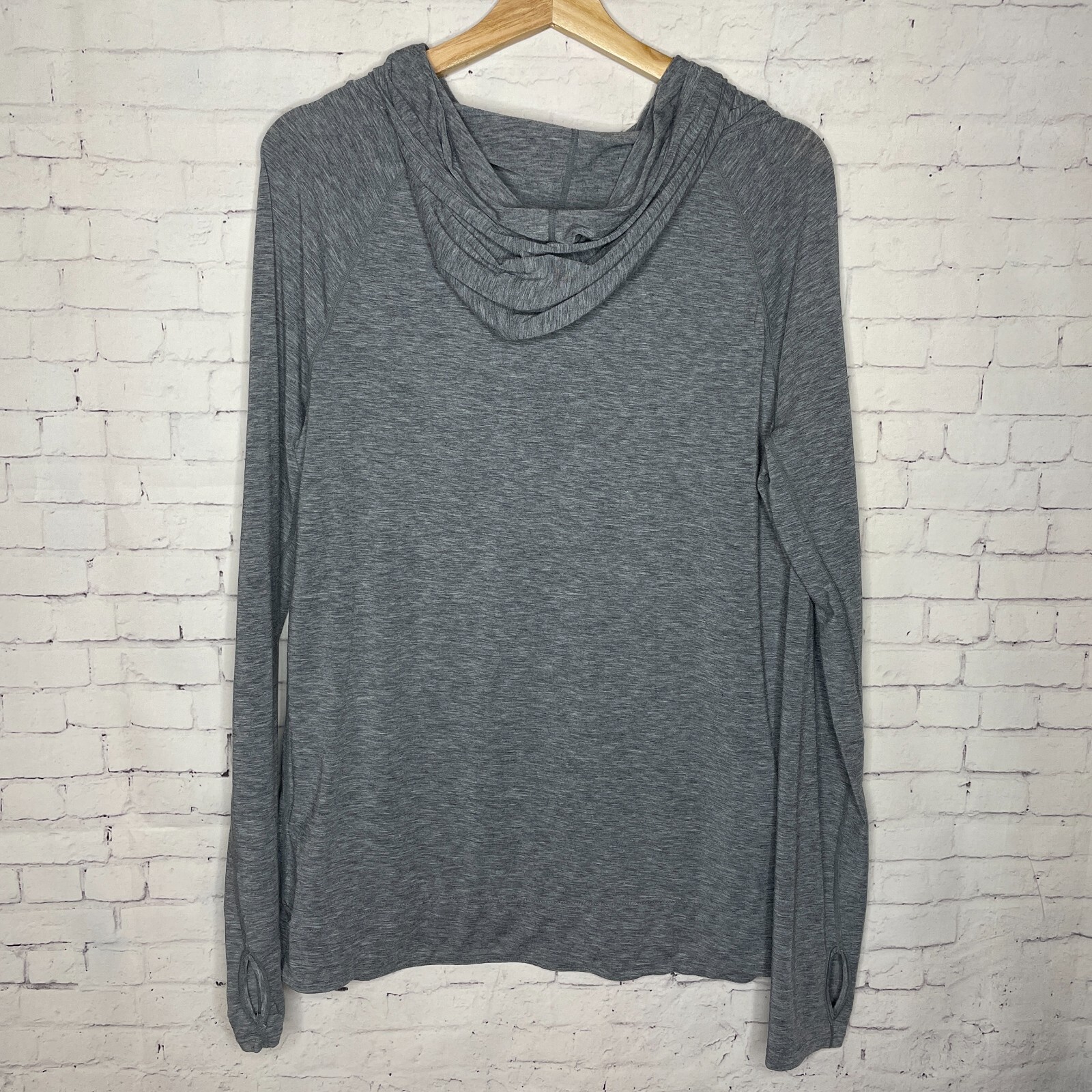 Athletic Athleisure Hoodie Pullover Long Sleeve Grey Top Gap GapFit