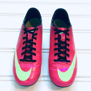 Nike Mercurial Cleats Soccer Football Womenâs Sz 7 Pink Purple EUC 555613-635 | eBay