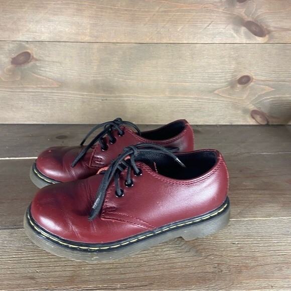 dr martens everley kids youth size 11 shoes red leather  display picture 3