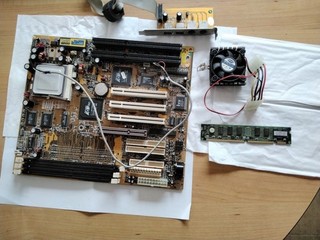 Placa madre PCCHIPS Socket 7 Procesador AMD K6 2
