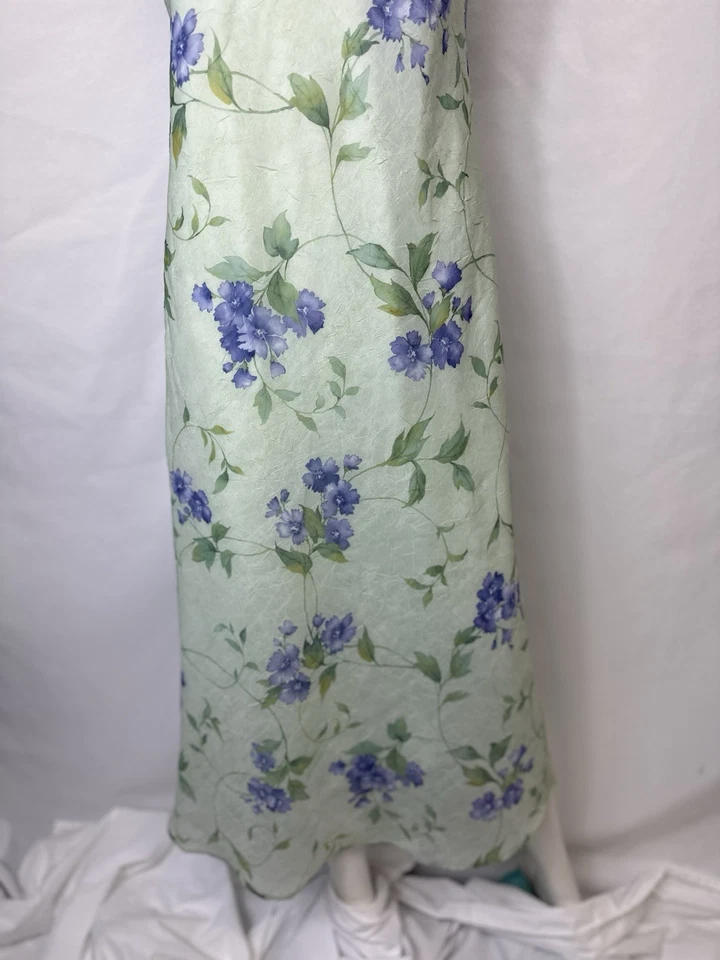 DE COLECCIÓN KARIN STEVENS TALLA 8 CONJUNTO DE VESTIDO DE 2 PIEZAS Verde con Conjunto de Vestido y Blusa Floral Foto 3 de 4