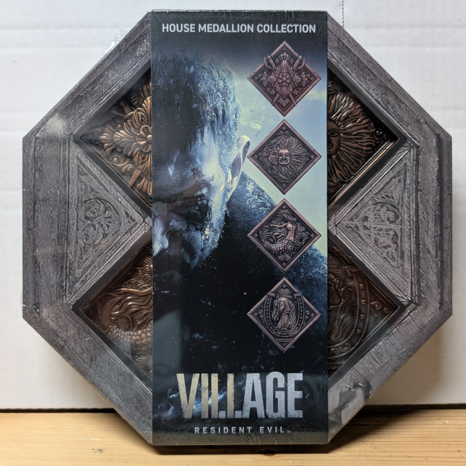 Resident Evil VIII Village Replica House Crest Medallion Collection