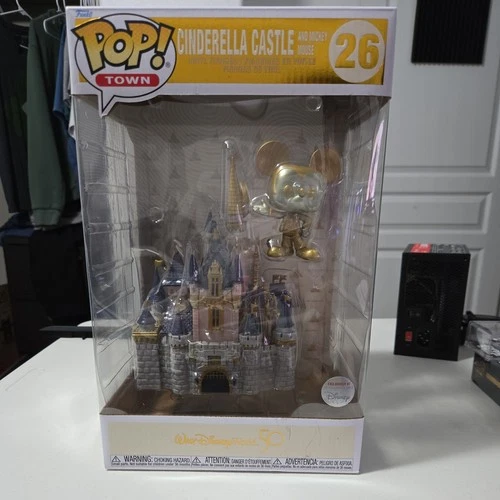 Funko Pop! Cinderella Castle & Mickey Mouse GOLD Walt Disney World 50th Anniv 26