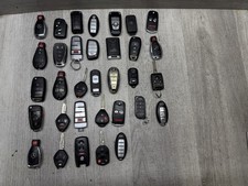 Lot Of 33 Subaru Hyundai Nissan Acura Honda Kia Key Fobs Smart Keys Remotes J6 Lot Of 33 Subaru Hyundai Nissan Acura Honda Kia Key Fobs Smart Keys Remotes J6