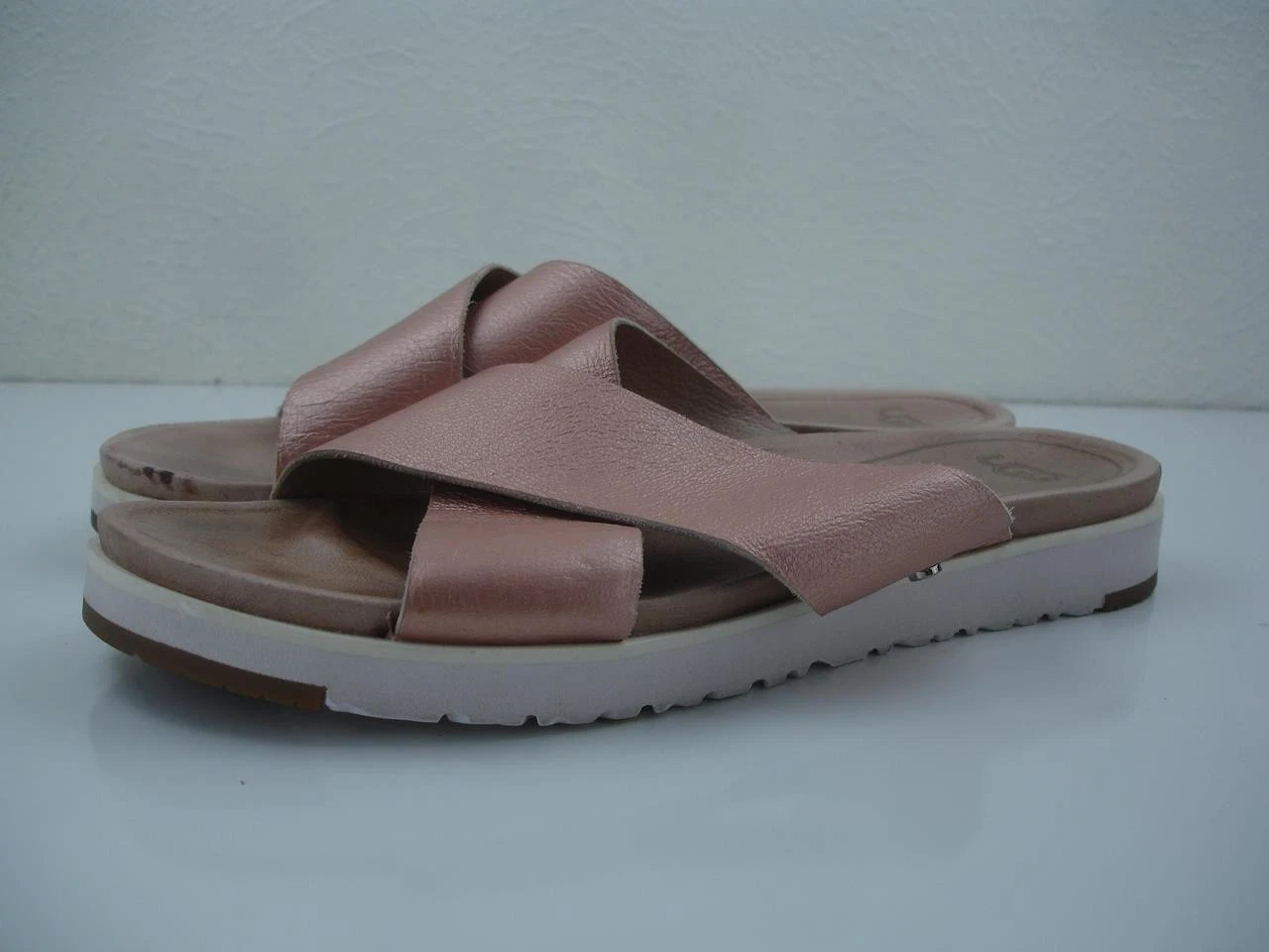 Sandali UGG donna 9 M Kari oro rosa metallizzato slide pelle 1092669 tacco zeppa