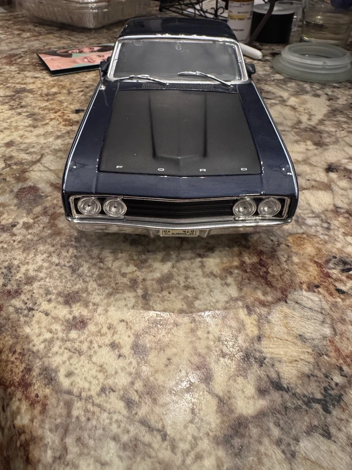 Coche modelo Ford Torino Talladega 1969 Maisto escala 1/18 Foto 2 de 4