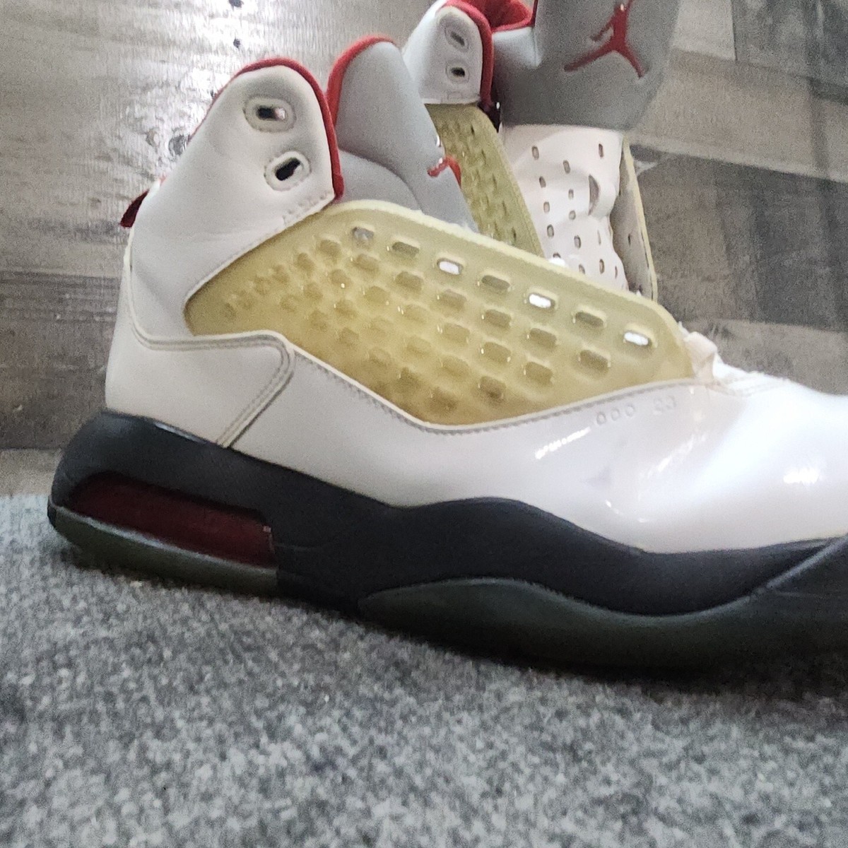 Jordan CD6107-101 バスケットシューズ US9.5 Men Jordan Maxin 200 White/Gym Red/Black/Reflect Silver - CD6107