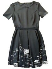 Elie Tahari Dress City Scape Buildings New York Black White Size 4 Fit & Flare