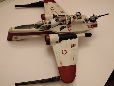 Star Wars Complete ARC-170 Fighter comes with 3 Figures and ASTROMECH