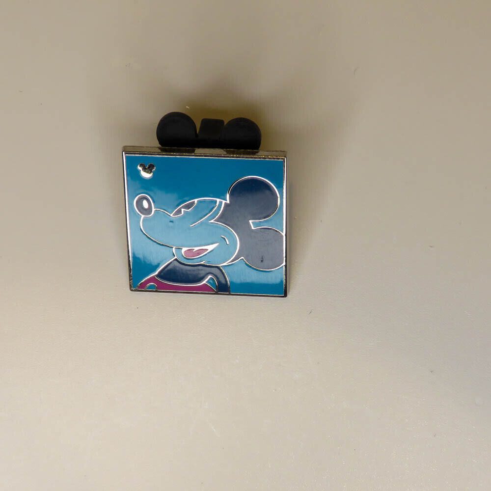 Disney Hidden Mickey Mouse 2010 Looking Left Pin