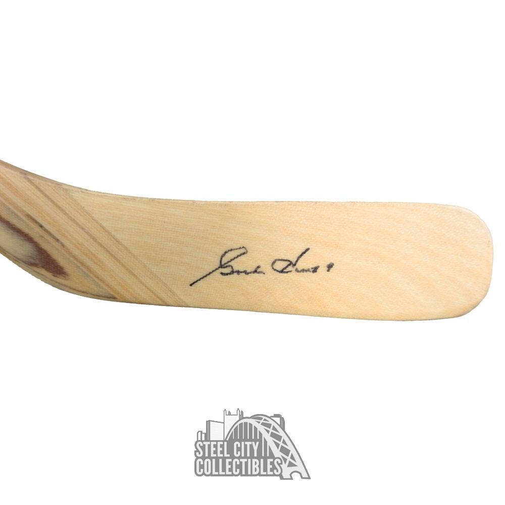 Gordie Howe Autographed Sher-Wood 5030 INT Hockey Stick- PSA/DNA
