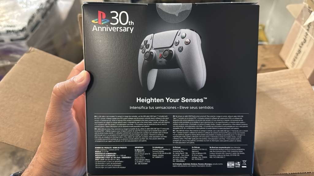 Manette PS5 DualSense Édition 30e Anniversaire - Gris Rétro - NEUVE Sous Blister