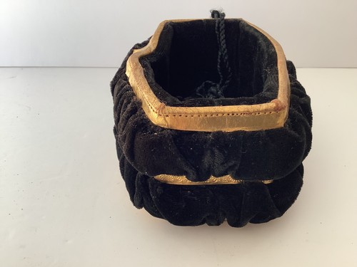 Vintage BLACK VELVET BUCKET & TASSELLED DRAWSTRING EVENING BAG Gilded Bands GC - Picture 6 of 16