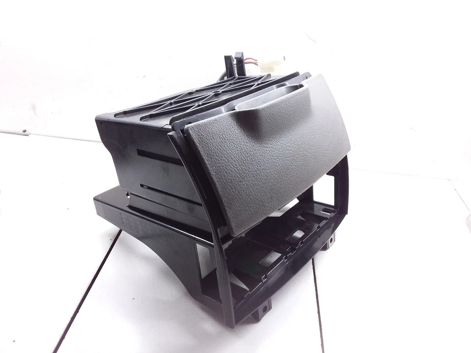 Portavasos MERCEDES-BENZ SPRINTER 906 A9066800558 A9068100028 Foto 2 de 4