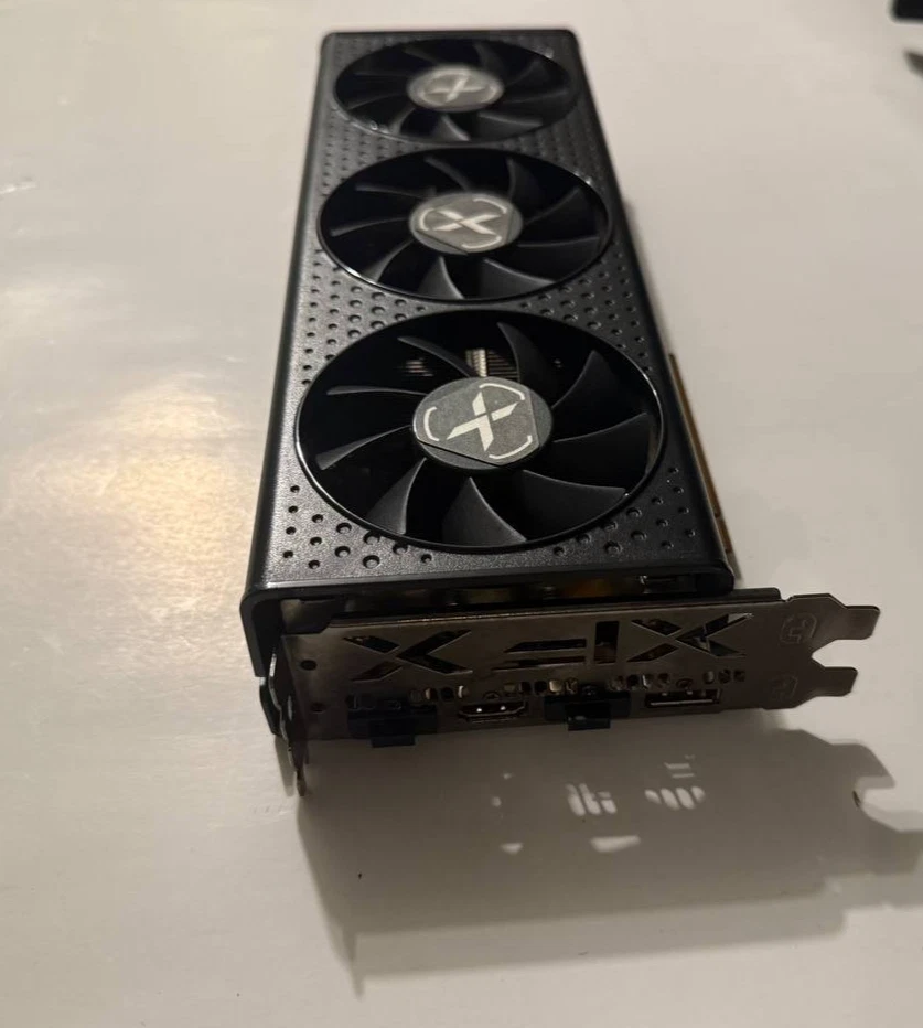 GIGABYTE AMD Radeon RX 6600 XT GAMING OC PRO 8G GV-R66XT - USED - Image 3 of 4