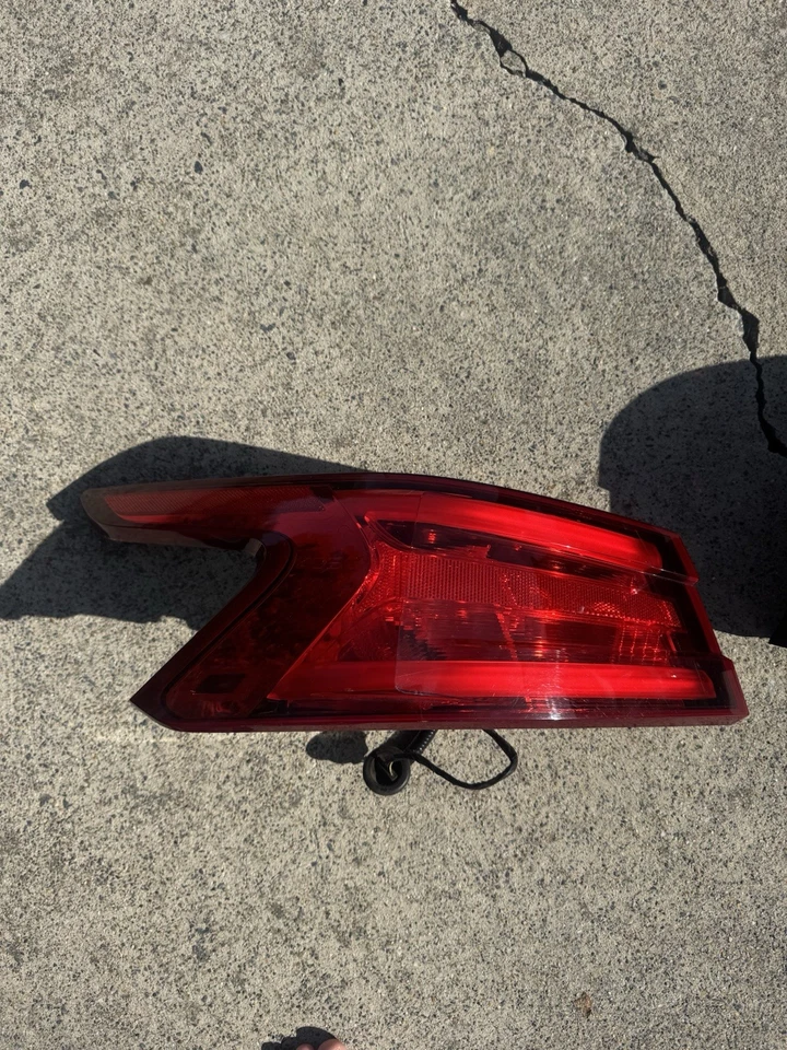 Conjunto de luz trasera derecha Nissan Máxima SV 2018 (26550-4RA2A) original OEM Foto 3 de 4