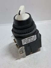 ALLEN BRADLEY 800H-26HRW2KB6MX SELECTOR SWITCH 2 POS 2NO ILL WHITE 240V SERIES F