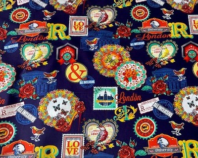 Heller marineblauer Baumwollstoff mit Love London Motiv - 100 % Baumwollstoff 56 Zoll breit