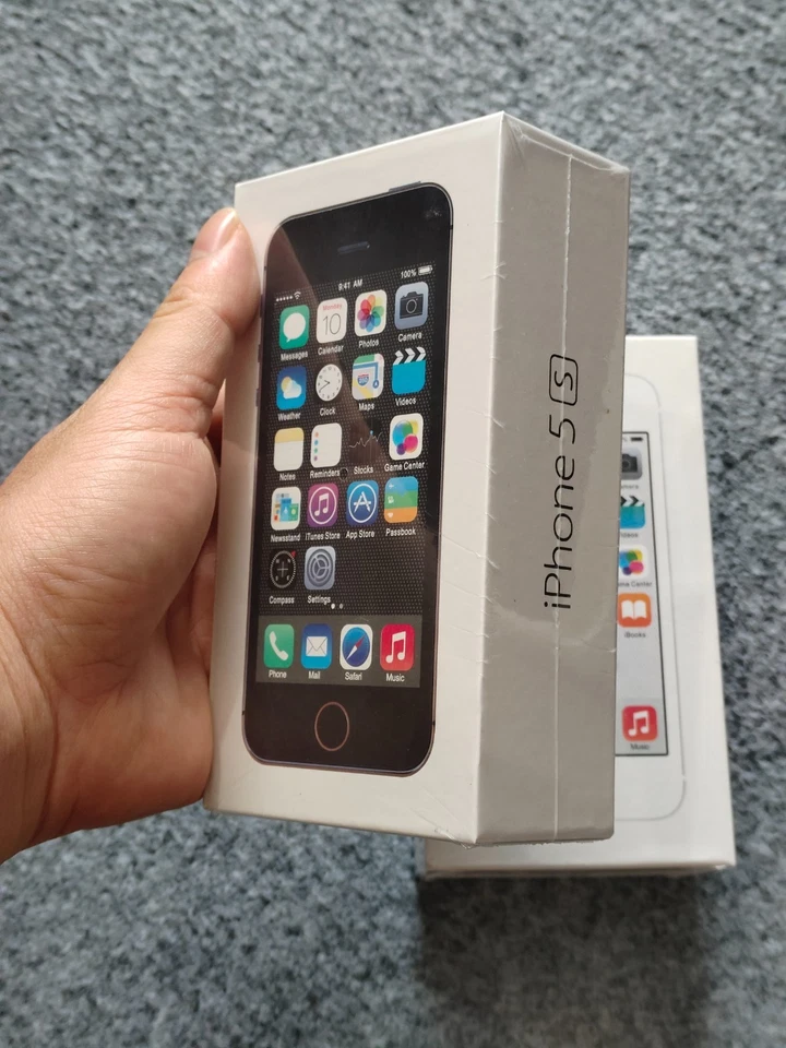 90%N ew Apple iPhone 5s 16/32GB Gray/Silver/Gold Factory UNLOCKED(any carrier) - Image 3 of 4