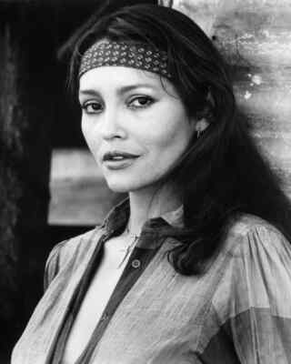 Lone Wolf Mcquade Barbara Carrera 4x6 Fotodruck 
