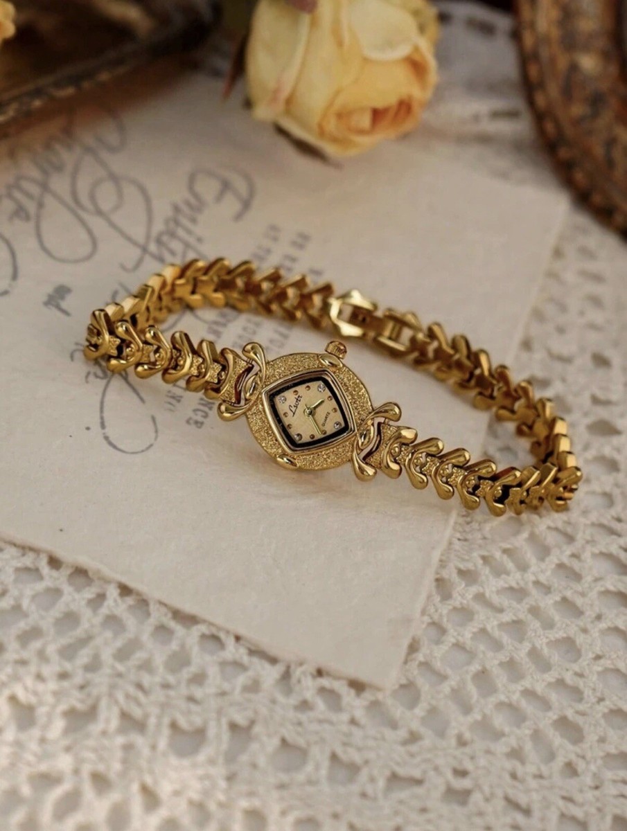 Vintage Gold Women display picture 2