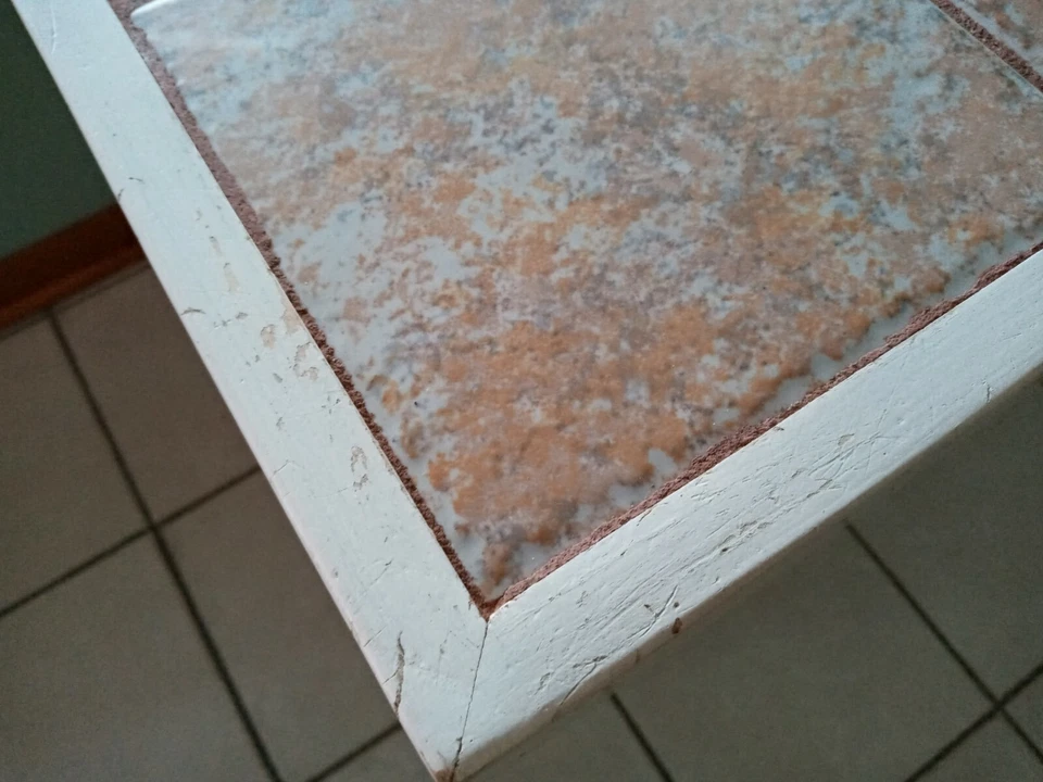 2 Table Set  Wood And Tile  41" × 21" x 28½" And  28" × 28" x 20" White & Peach - Image 4 of 4