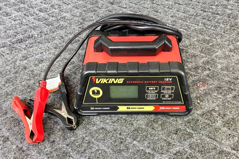 VIKING 2/8/15 Amp Automatic Microprocessor Controlled Battery Charger