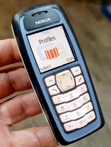 Nokia 3100 Classic (Unlocked) Mobile Phone Excellent Condition With Charger - Picture 4 of 10