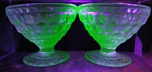 2 Vintage Depression Glass Uranium Jeanette Green Windsor Footed Sherbet Dishes