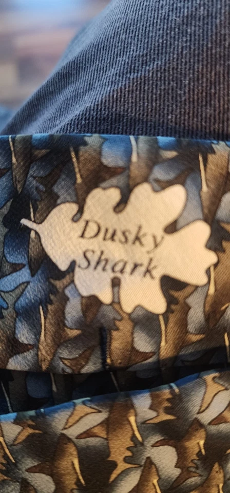 Corbata para Hombres Tiburón Oscuro Naturaleza Conservación Colección Hecha a Mano Foto 3 de 4