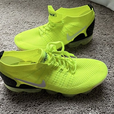 Nike Air VaporMax Flyknit 2 Volt/White-Black Mid Top Cushioned 942842-700