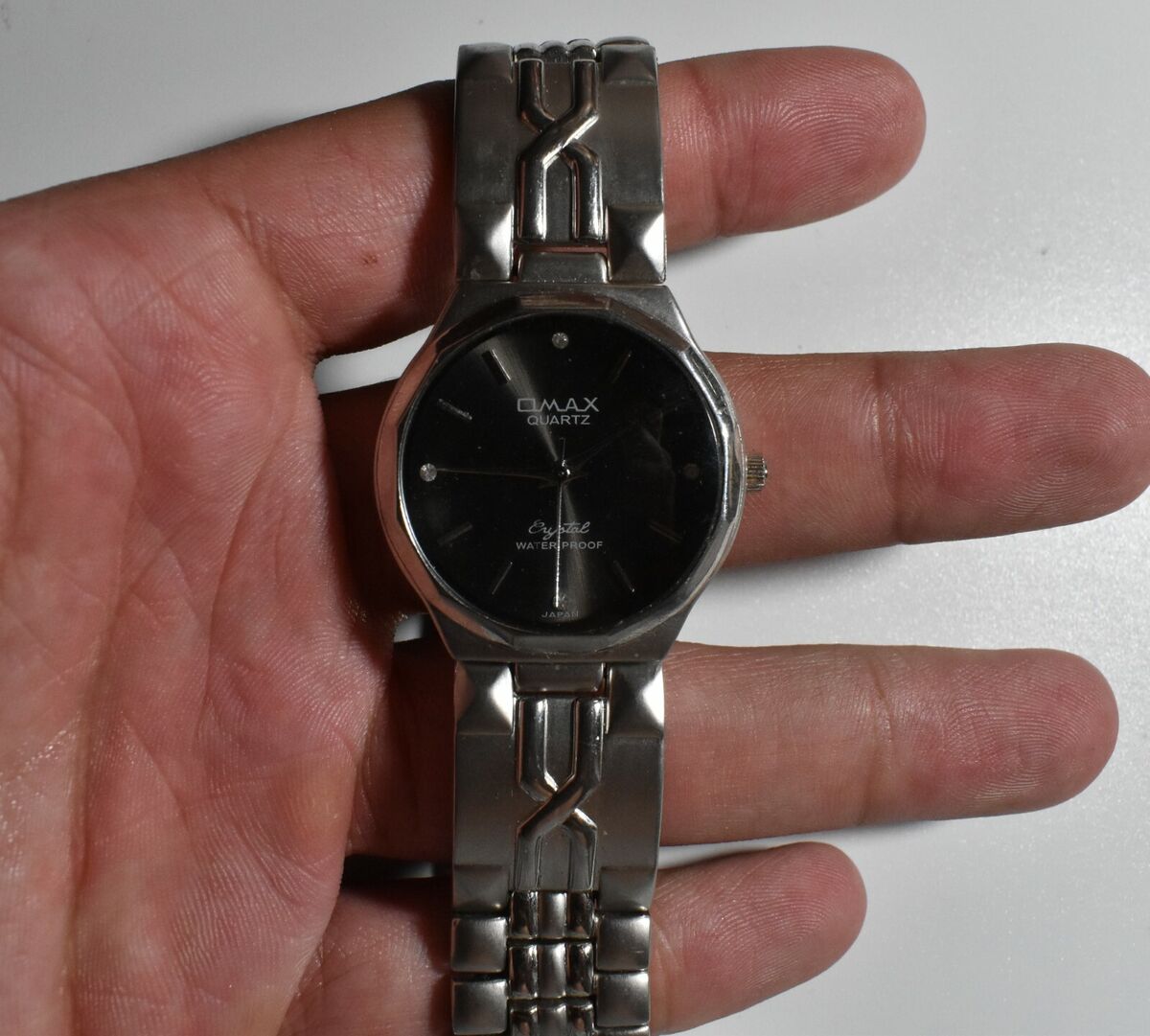Vintage Omax Quartz Watch Water Proof Crystal Japan HB0239 Vintage Omax Quartz Watch Water Proof Crystal Japan HB0239