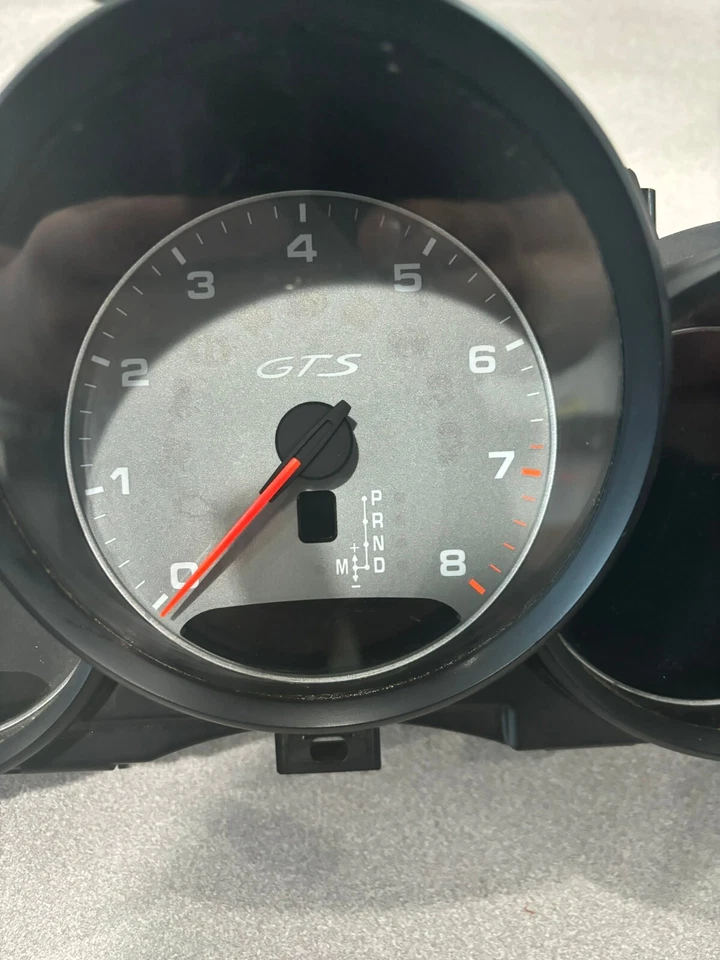 Porsche Cayenne GTS 2016 KPH velocímetro cuadro de instrumentos *DMG'd* Foto 4 de 4