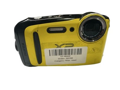 FujiFilm Digital Camera FinePix XP140 water/shock proof No Battery/cover.